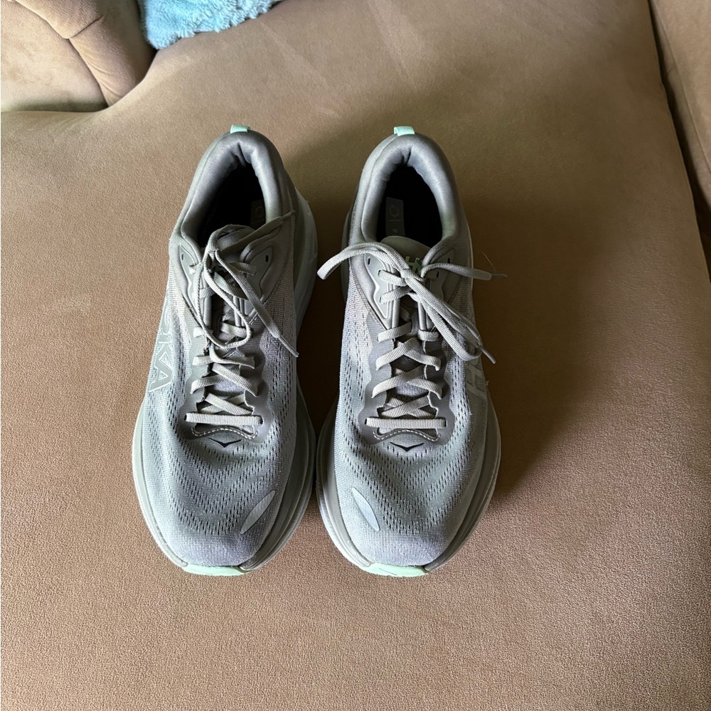 Hoka Bundi 8 Men's Light Gray Running Shoes with Mint Accents